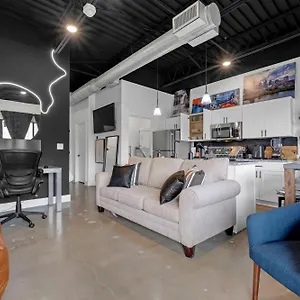  Apartment New Sleeps 4 - 7 Mins To Dwtn United States